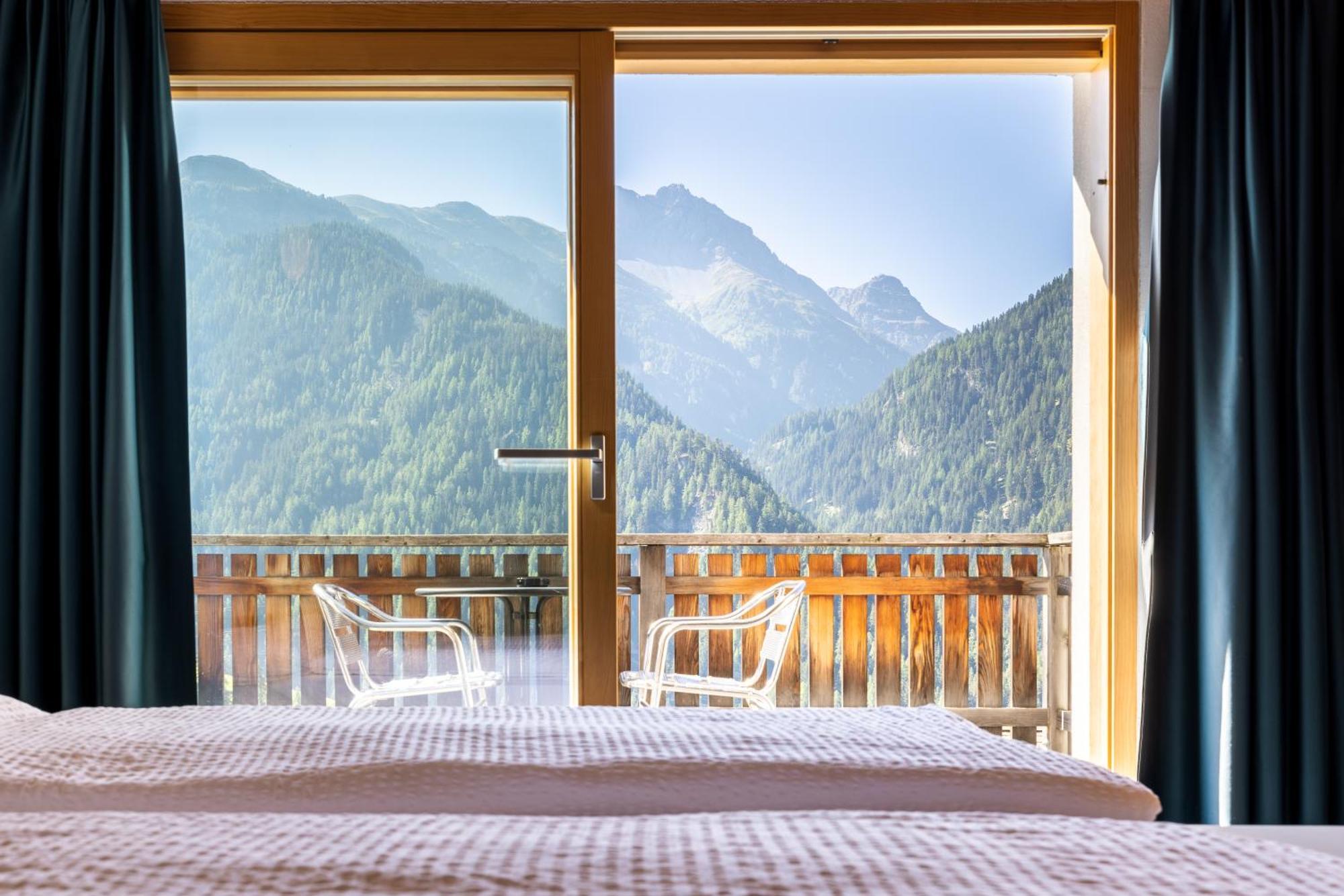 Schorta'S Alvetern - Boutique Hotel & Restaurant Ardez Экстерьер фото